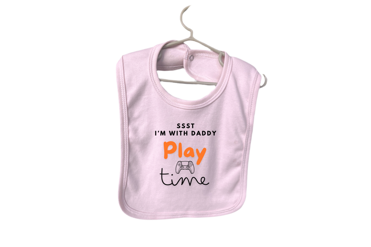 Slabbetje: 'SSST I'm with daddy, Play time.'