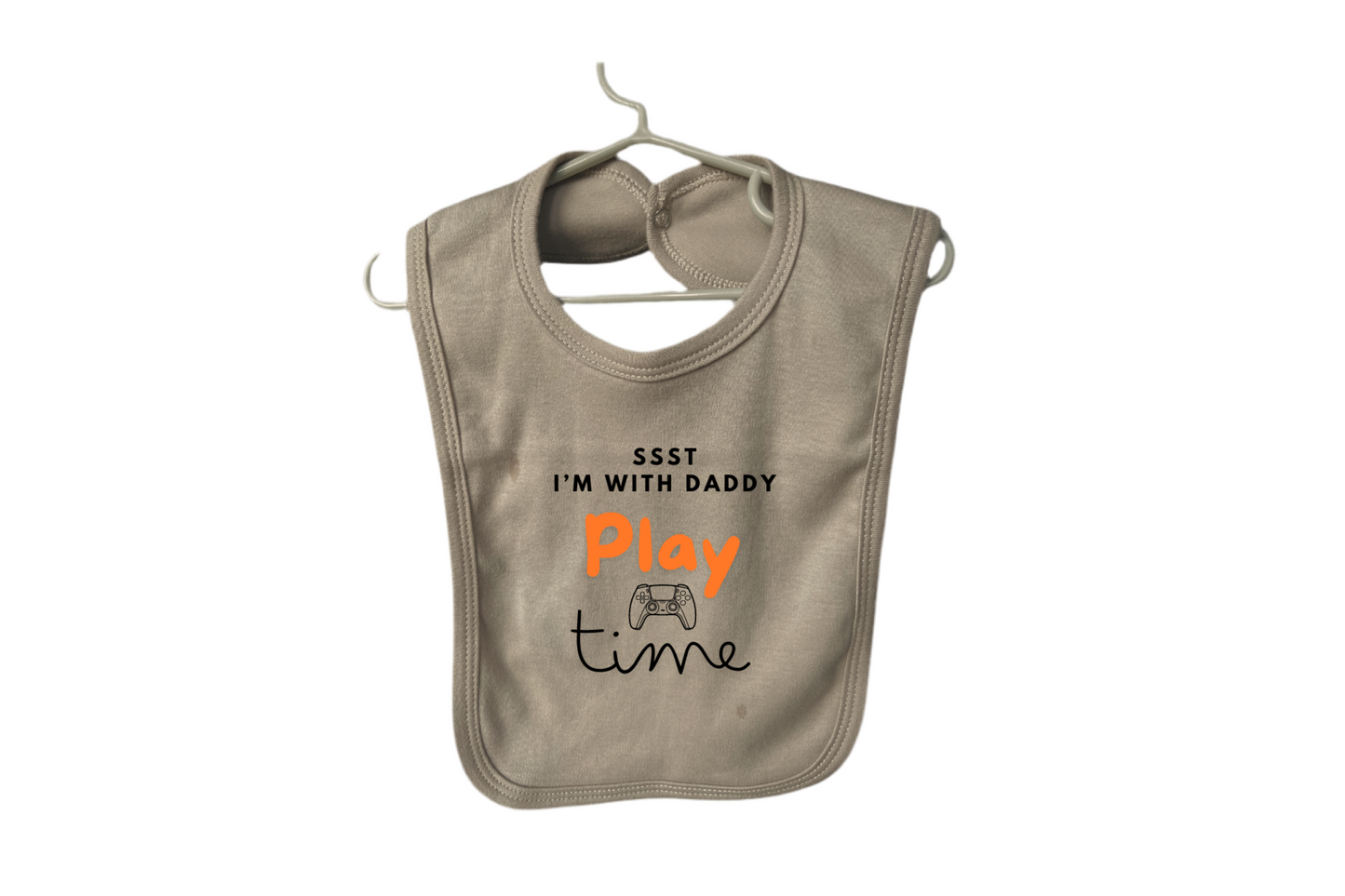 Slabbetje: 'SSST I'm with daddy, Play time.'