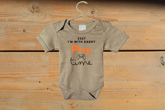 Rompertje: SSST, I'm with daddy, Play time